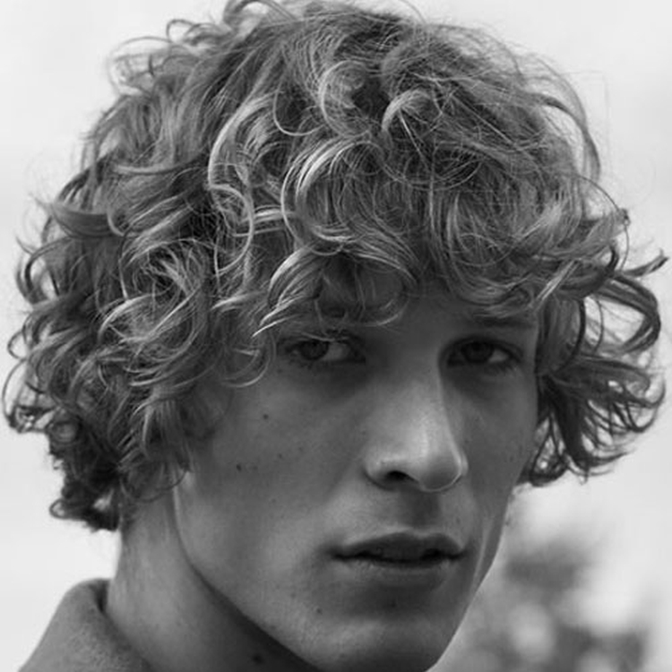 Coupes de cheveux pour hommes pour cheveux bouclés