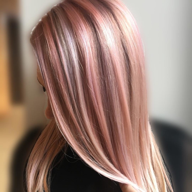 Mise en valeur des cheveux en deux couleurs