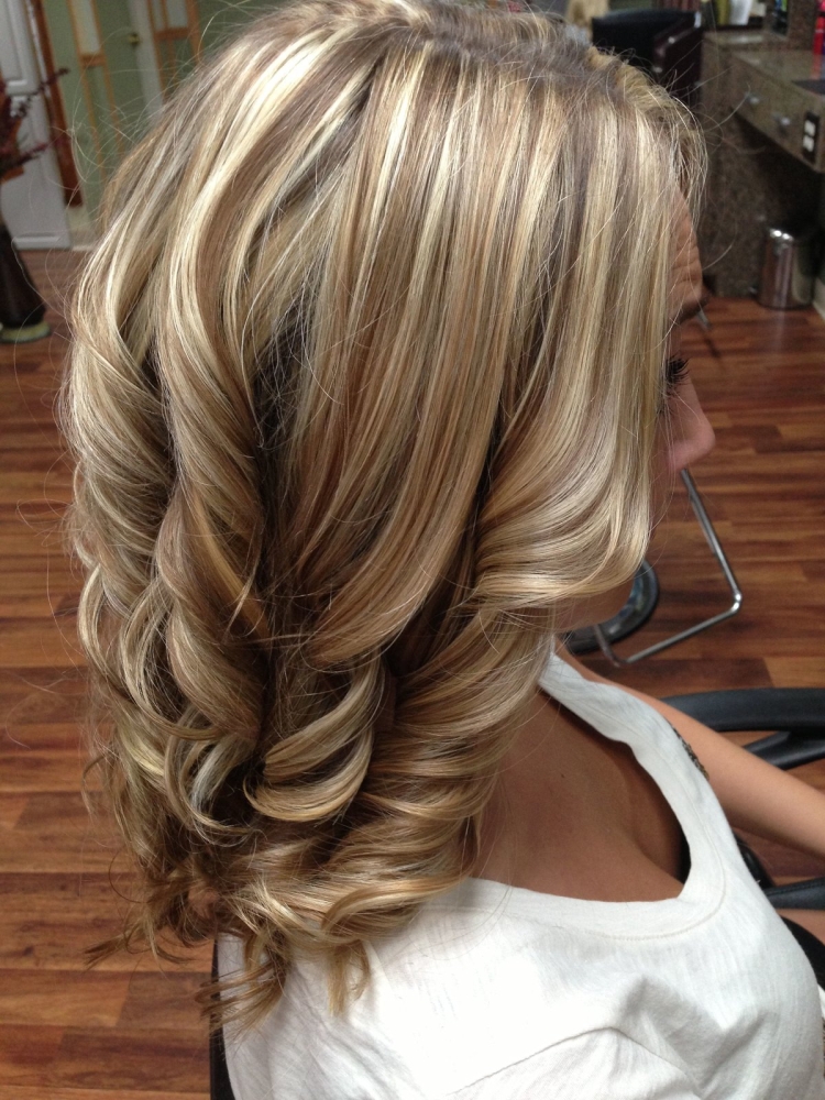 Mise en valeur des cheveux en deux couleurs