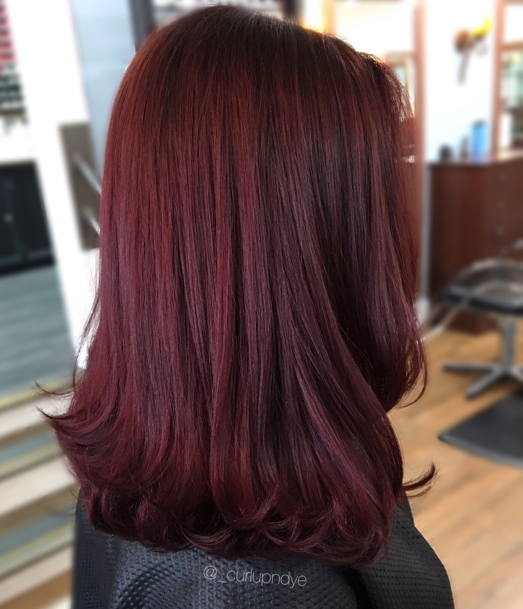 Couleur de cheveux cerise mûre