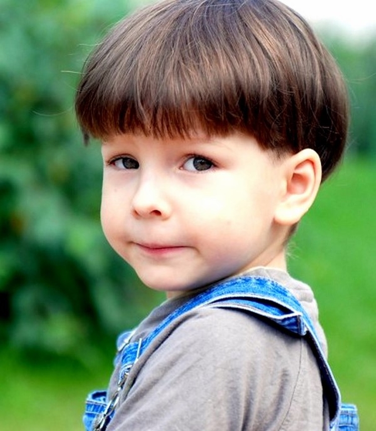 Coupes de cheveux pour les garçons de 2 ans