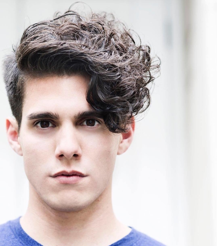 Coupes de cheveux pour hommes pour cheveux bouclés