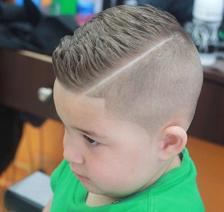 Coupes de cheveux pour les garçons de 2 ans