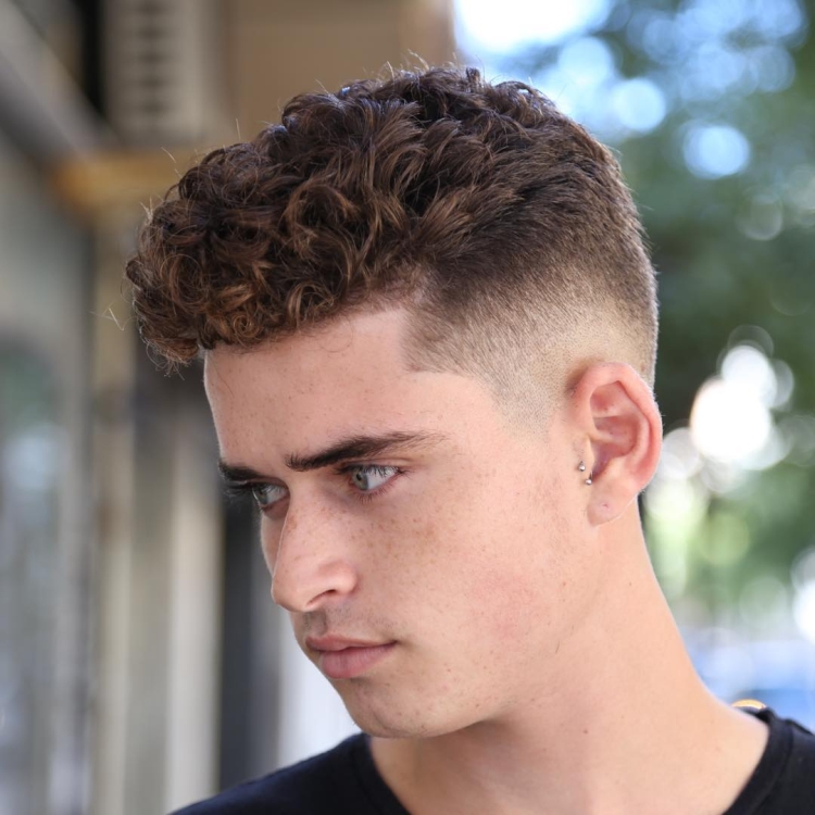 Coupes de cheveux pour hommes pour cheveux bouclés