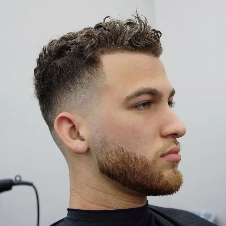 Coupes de cheveux pour hommes pour cheveux bouclés