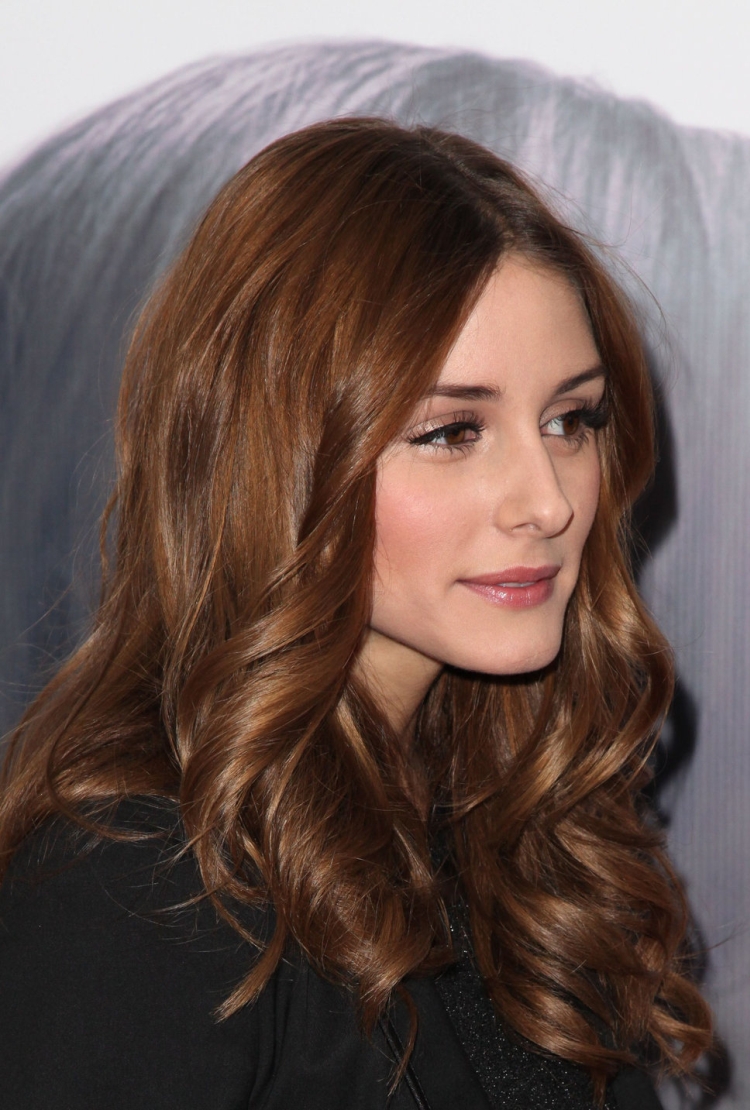 Couleur de cheveux noix d'or