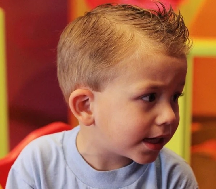 Coupes de cheveux pour les garçons de 2 ans