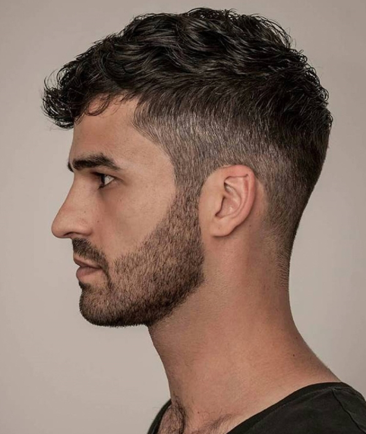 Coupes de cheveux pour hommes pour cheveux bouclés