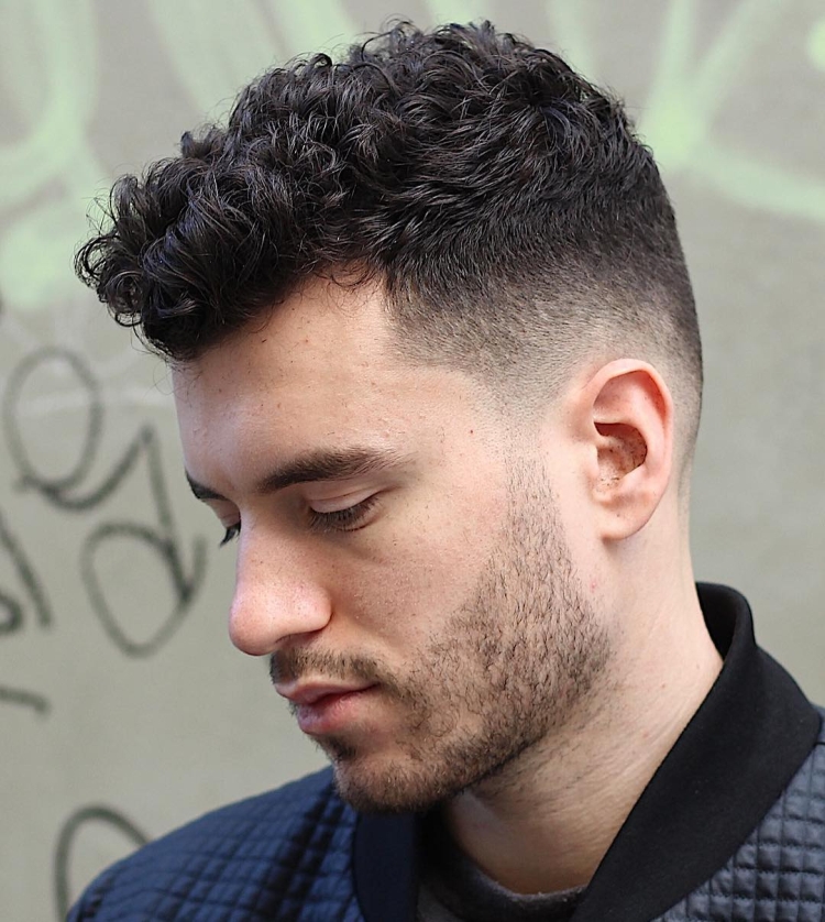 Coupes de cheveux pour hommes pour cheveux bouclés
