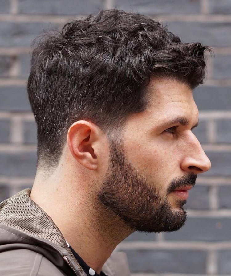 Coupes de cheveux pour hommes pour cheveux bouclés