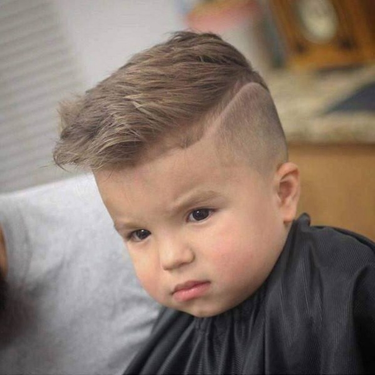 Coupes de cheveux pour les garçons de 2 ans