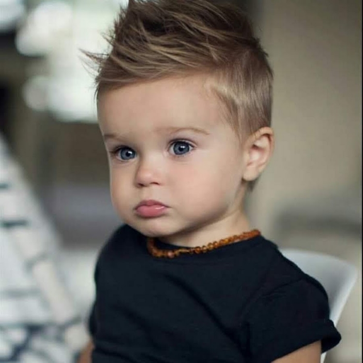 Coupes de cheveux pour les garçons de 2 ans