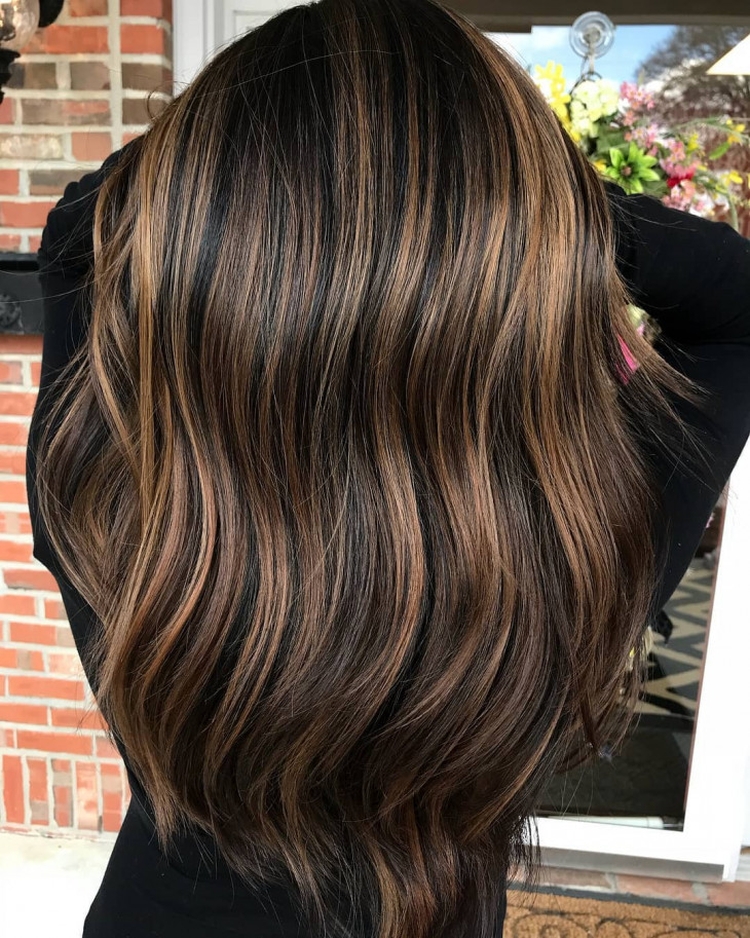 Mise en valeur des cheveux en deux couleurs