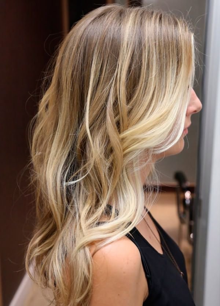 Mise en valeur des cheveux en deux couleurs