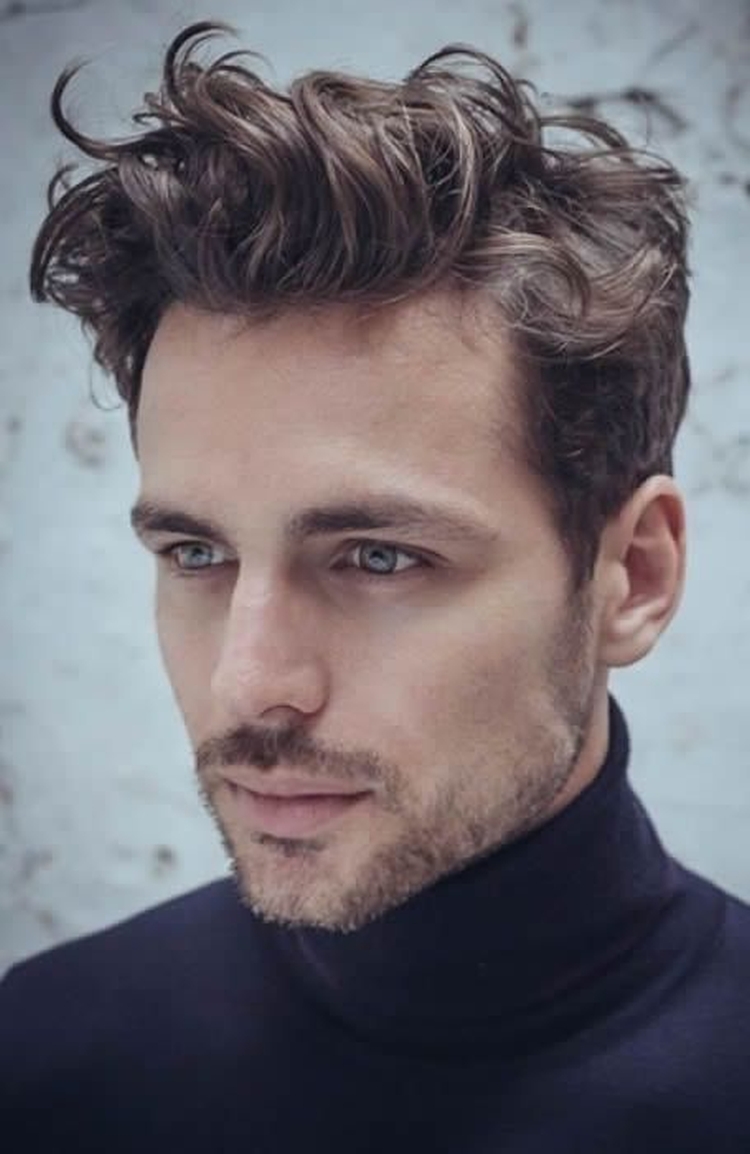 Coupes de cheveux pour hommes pour cheveux bouclés
