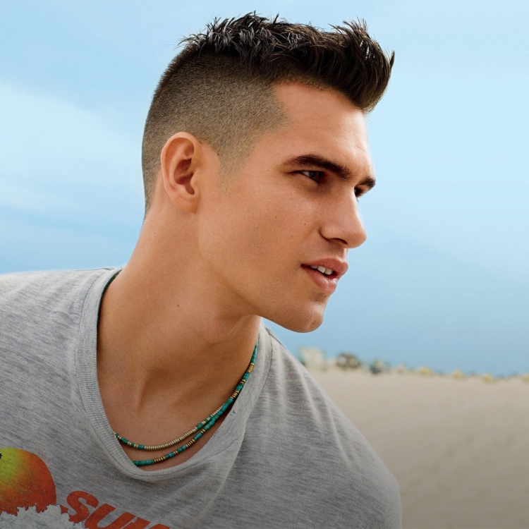 Coiffure sportive homme