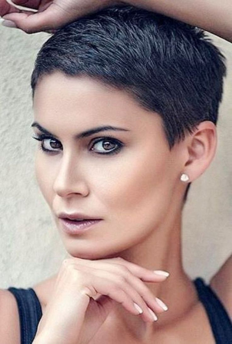 Coupes de cheveux ultra courtes pour femmes