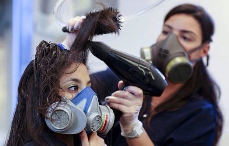 Botox et kératine pour les cheveux, quelle est la différence