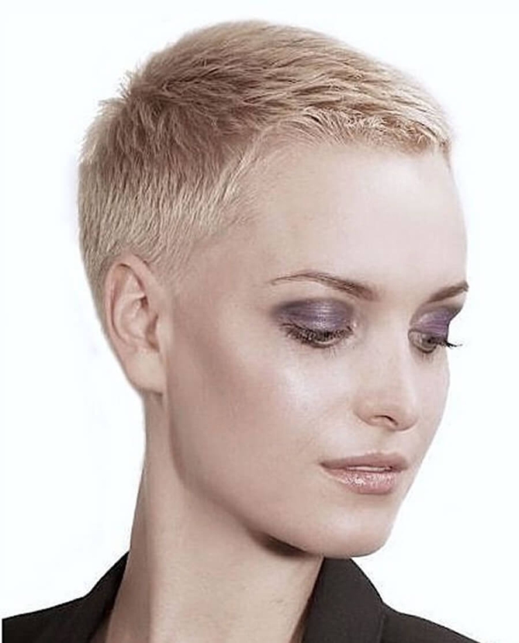 Coupes de cheveux ultra courtes pour femmes