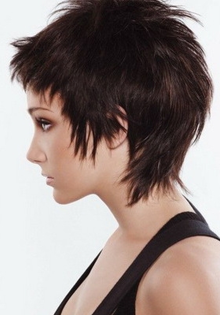 Coupe de cheveux pour cheveux courts sans frange