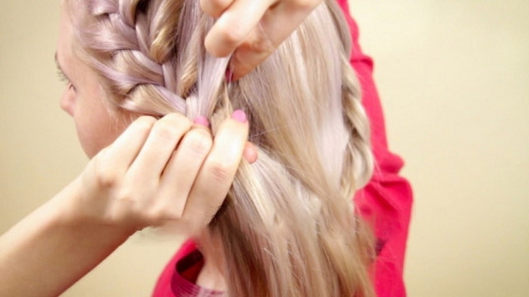 Comment tresser deux tresses latérales de vous-même