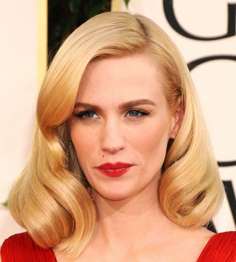 Coiffure avec boucles pour cheveux mi-longs