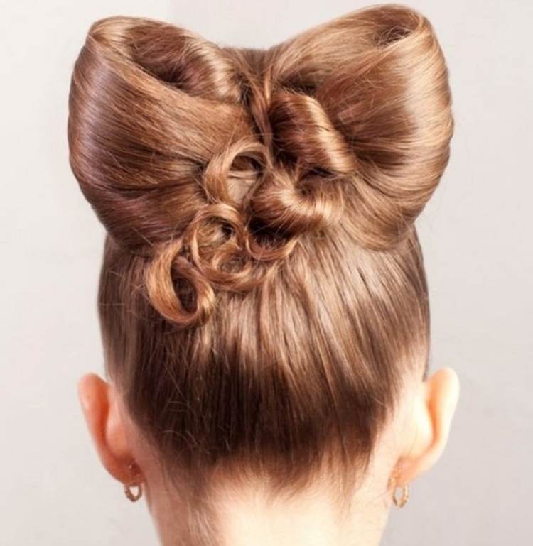 Comment faire un nœud avec des cheveux