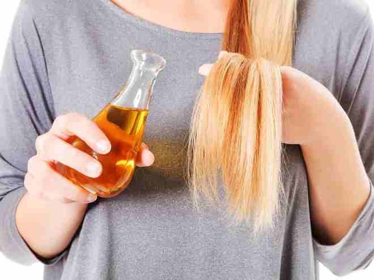 Huile de ricin pour cheveux à la maison