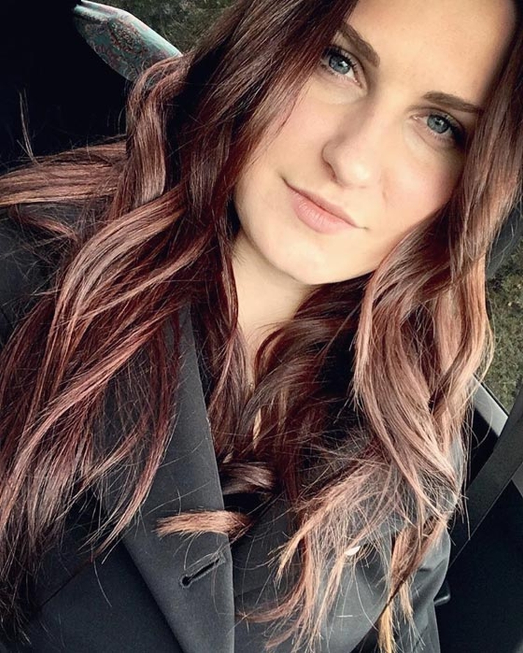 Photo couleur de cheveux acajou