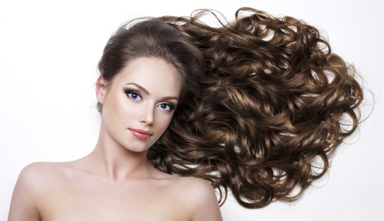 Comment faire des boucles sans bigoudis et fers à friser la nuit