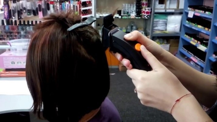 Qu'est-ce que le polissage des cheveux et comment se fait-il