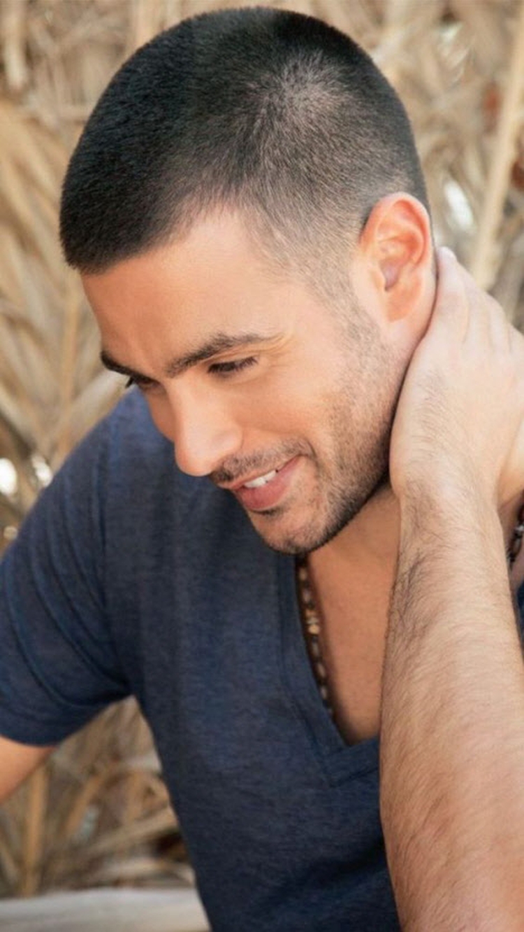 Coiffures pour hommes aux cheveux courts