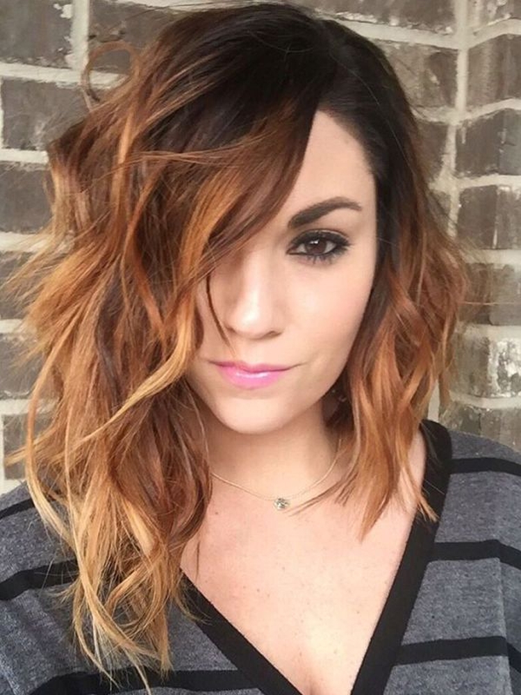 Coupes de cheveux asymétriques pour cheveux longs