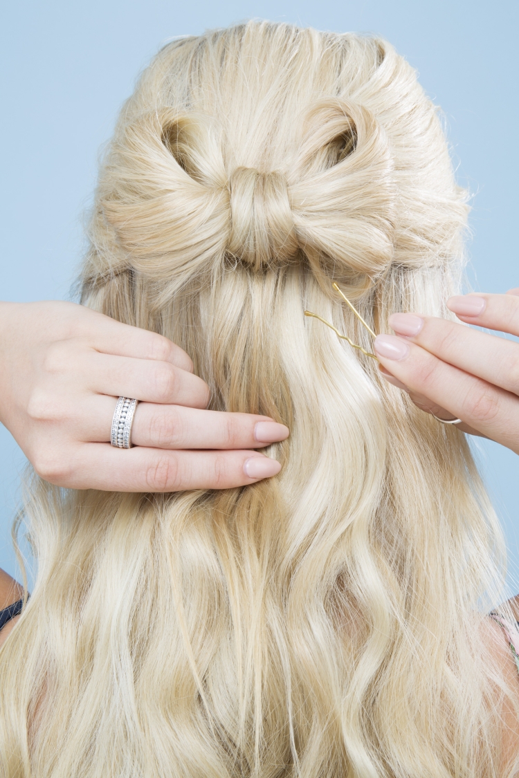 Comment faire un nœud avec des cheveux