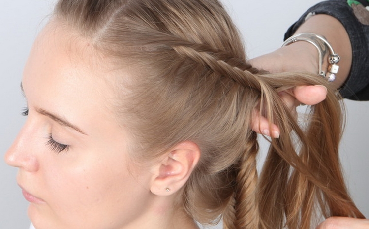 Comment tresser deux tresses latérales de vous-même