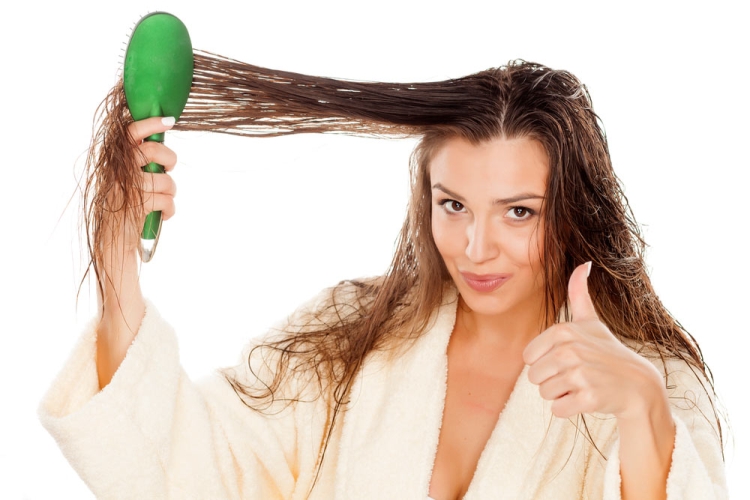 Masques antipelliculaires faits maison pour les cheveux