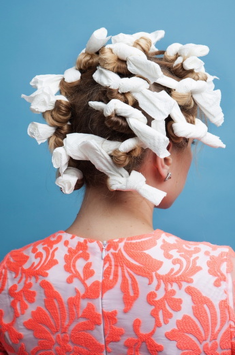 Coiffage du soir pour cheveux courts
