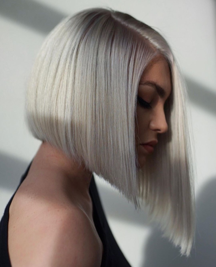 Des coupes de cheveux qui sont jeunes