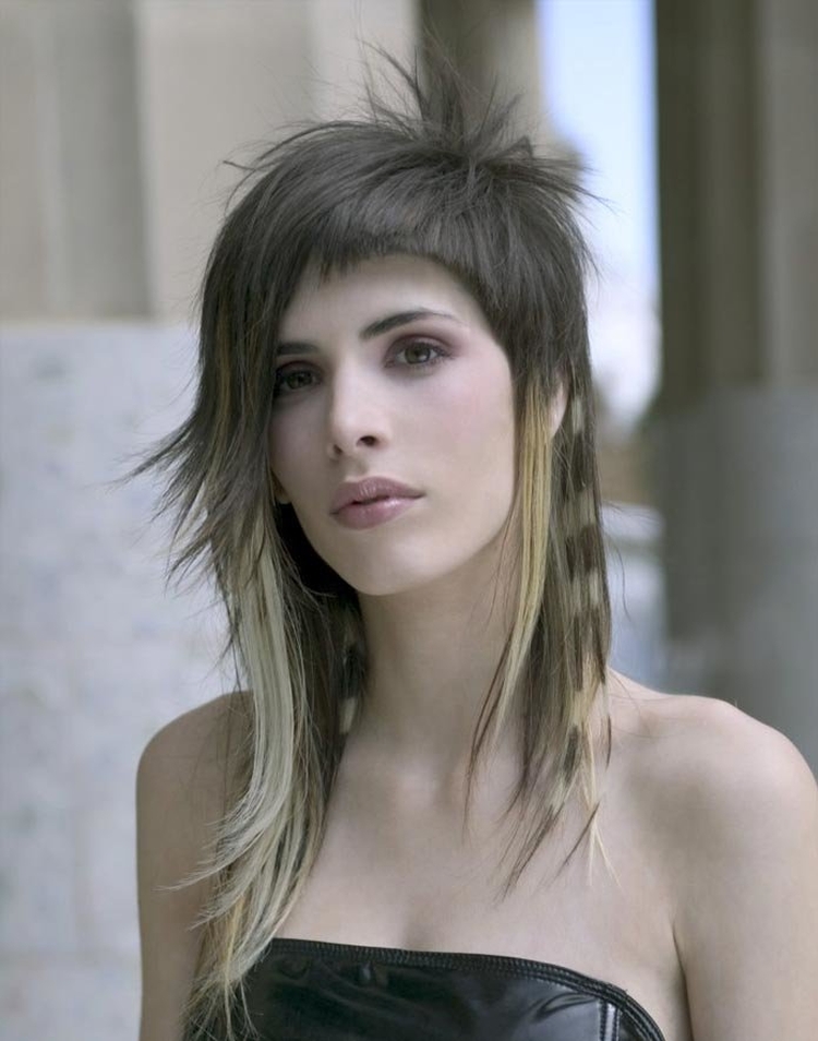 Coupes de cheveux asymétriques pour cheveux longs