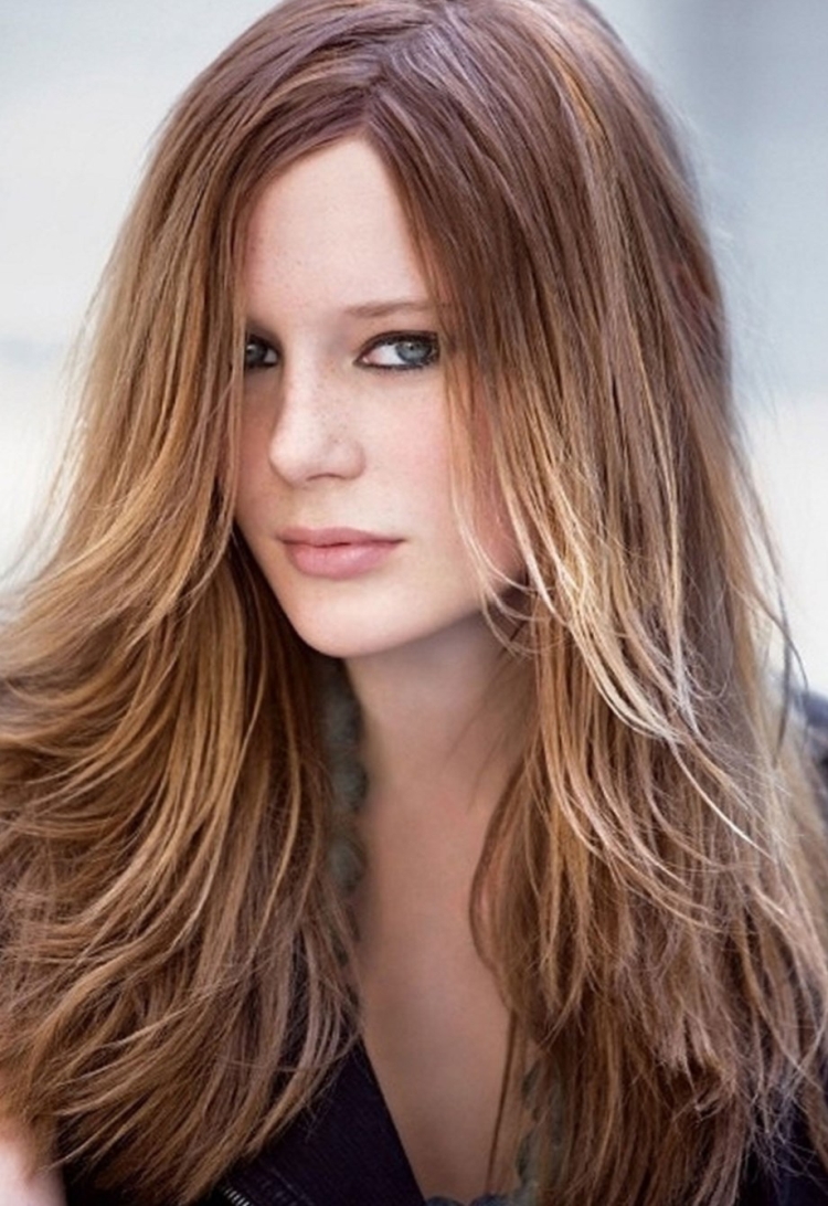 Coupe de cheveux pour cheveux longs sans frange