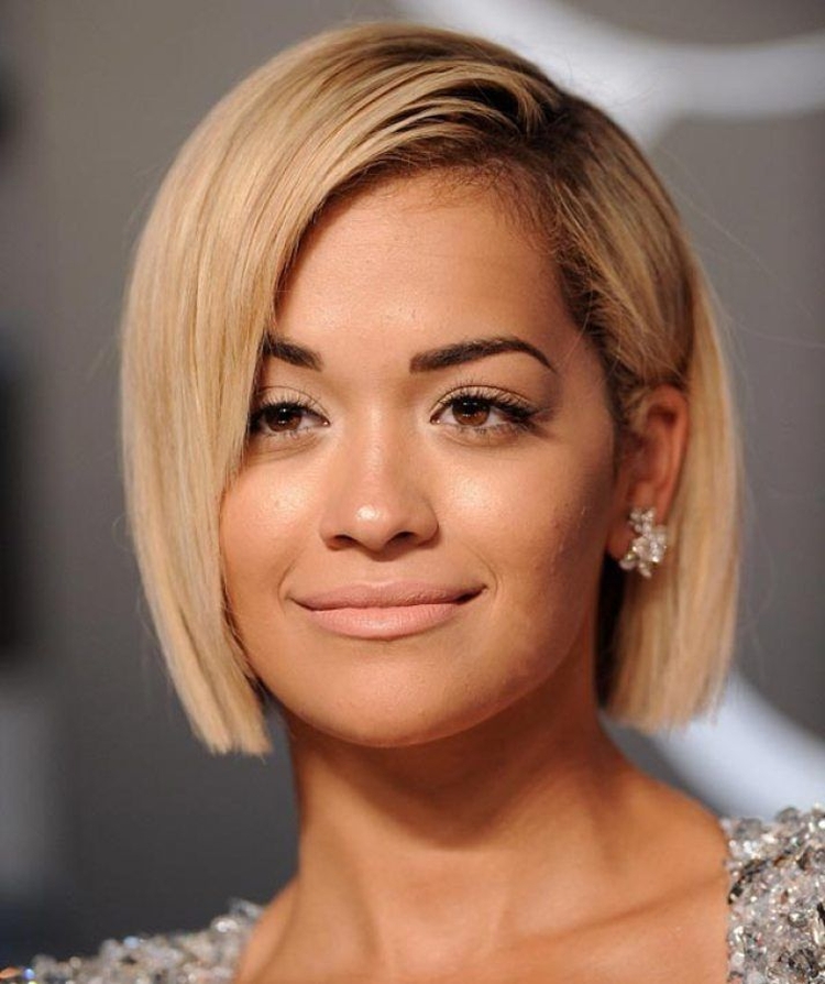 Coupe de cheveux pour cheveux courts sans frange
