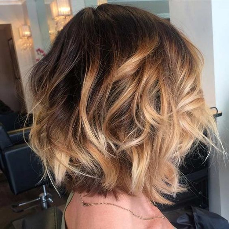 Coloration pour photo cheveux noirs courts