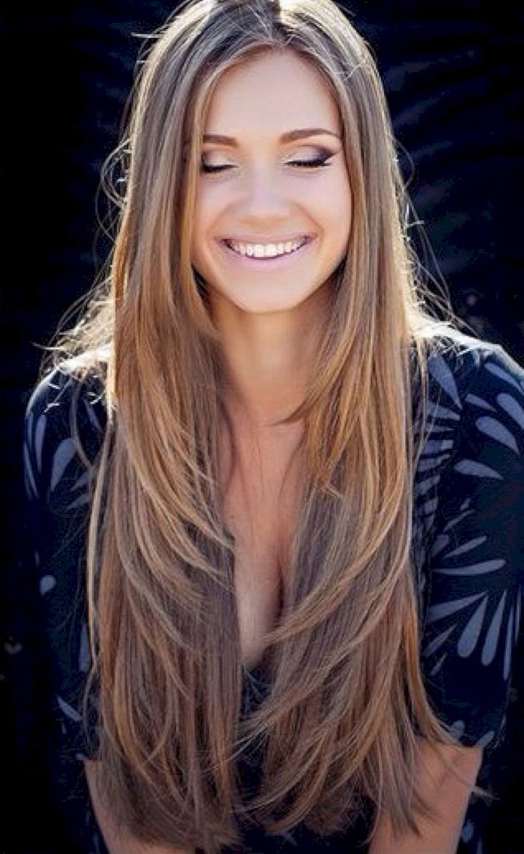 Coupe de cheveux pour cheveux longs sans frange