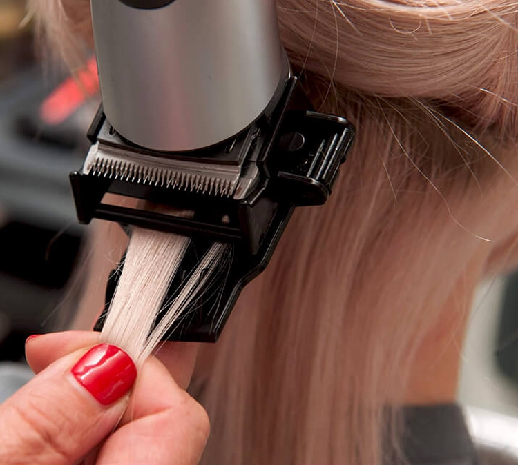 Qu'est-ce que le polissage des cheveux et comment se fait-il