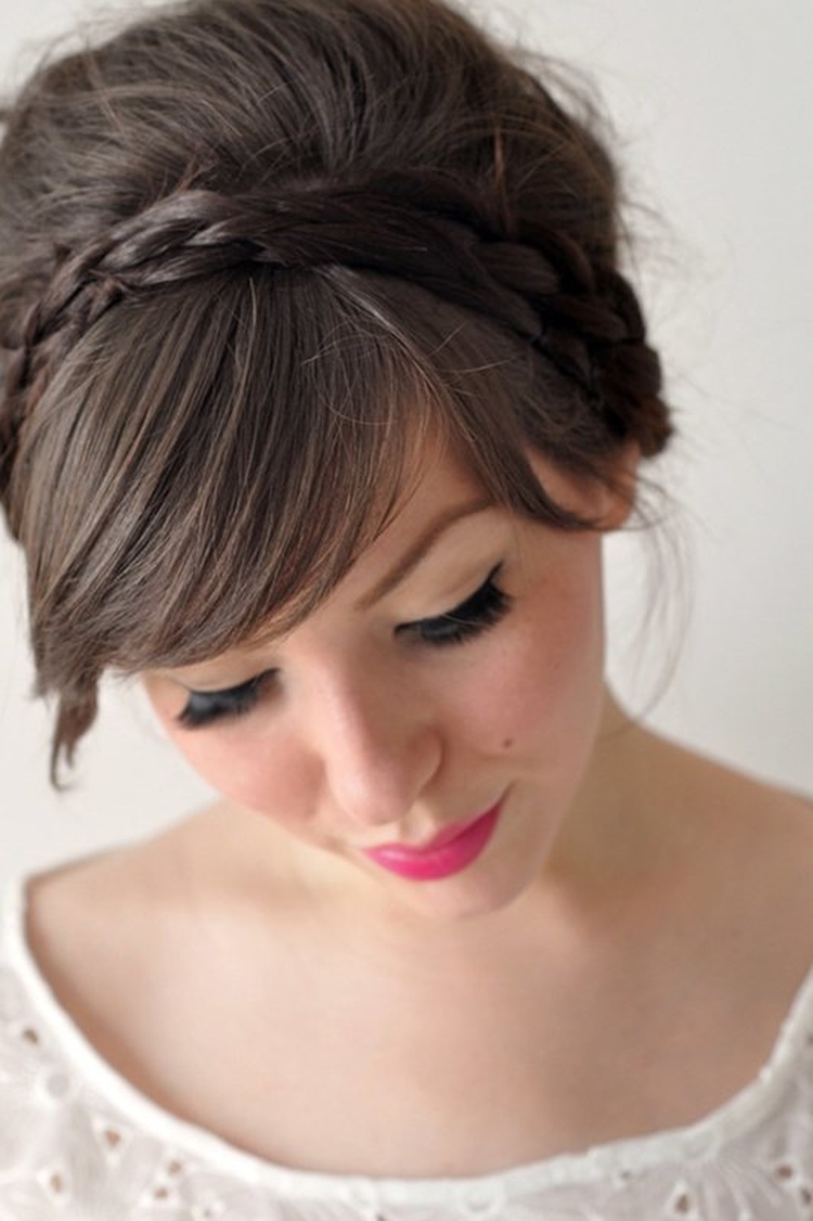 Coupe de cheveux pour cheveux longs avec une frange