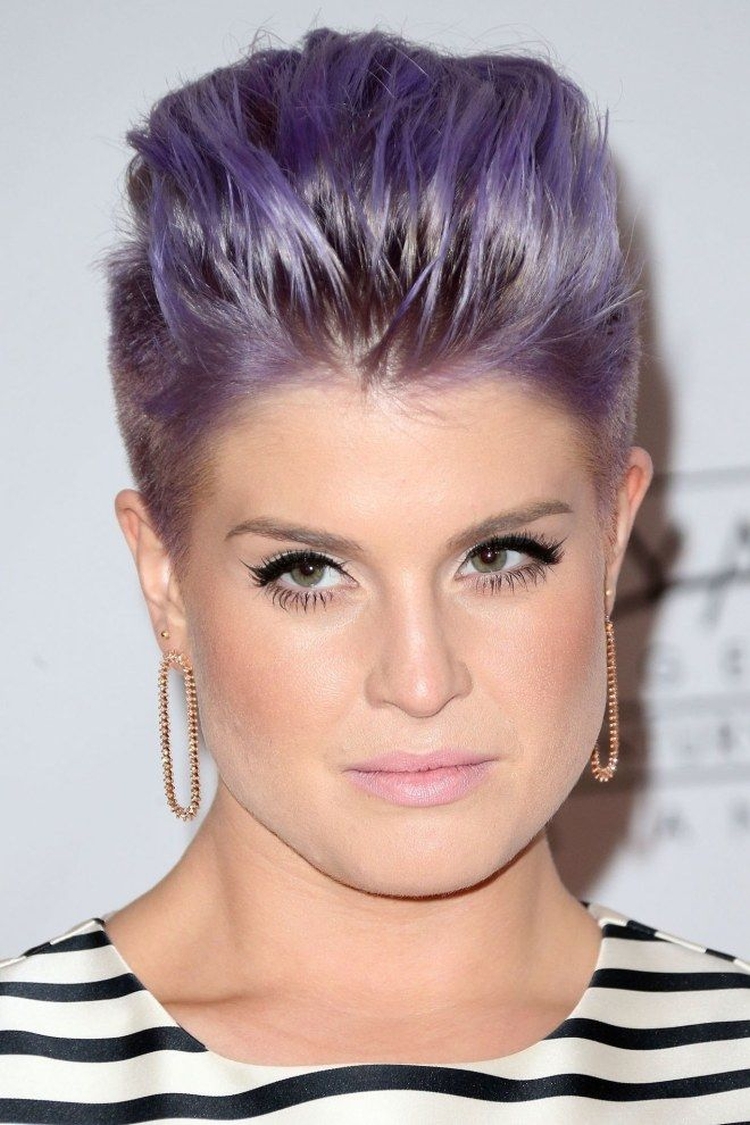 Coupe de cheveux pour cheveux courts sans frange