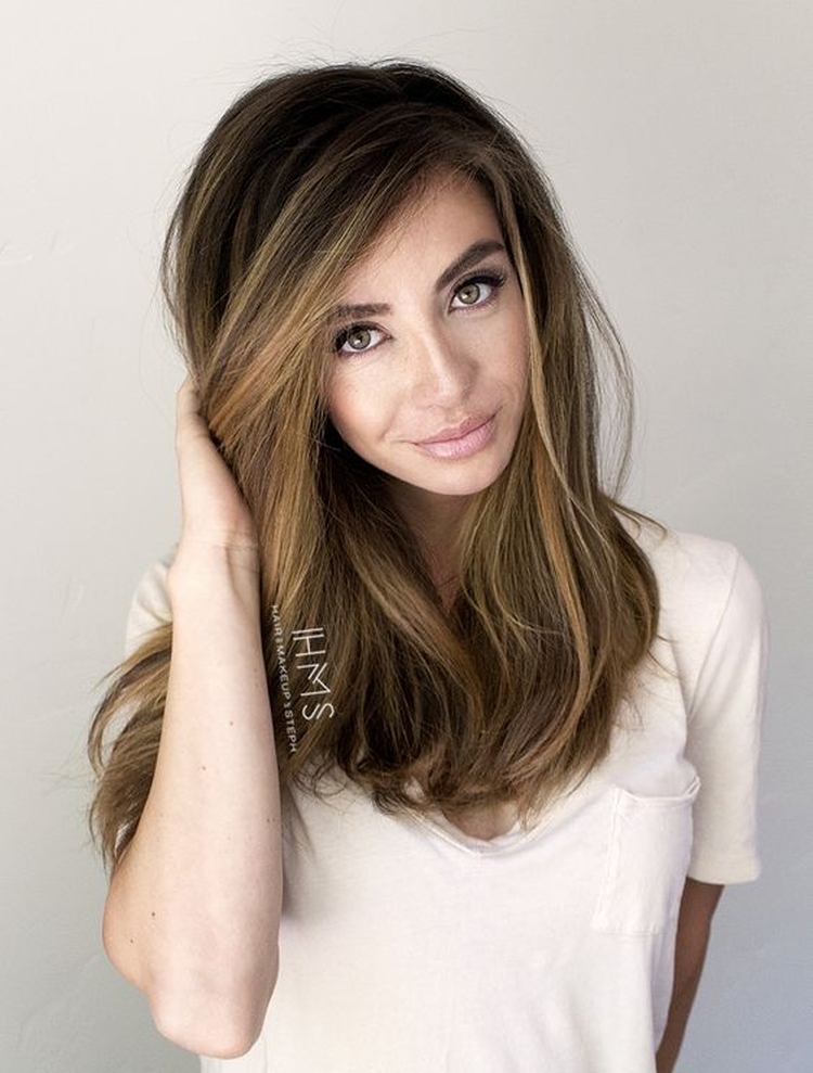 Coupe de cheveux pour cheveux longs sans frange