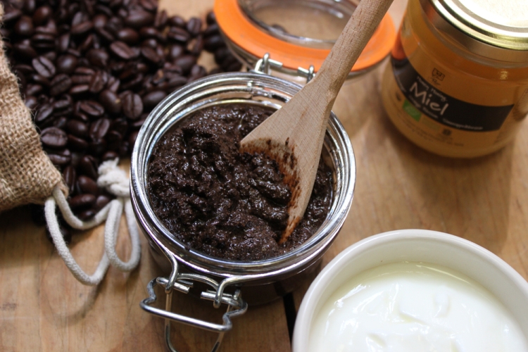 Masque capillaire au café