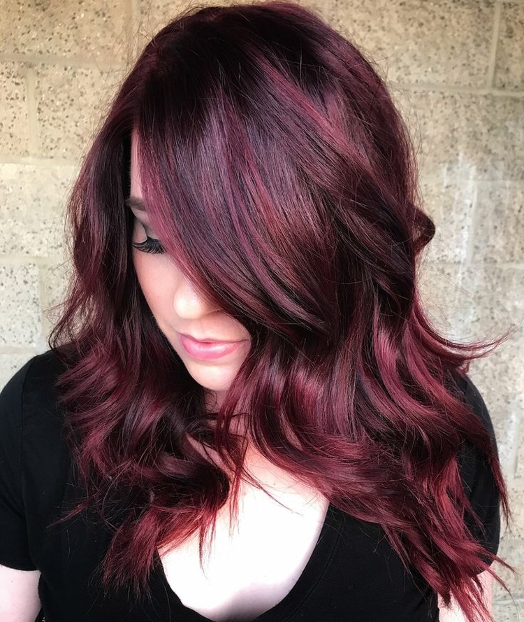 couleur de cheveux bordeaux