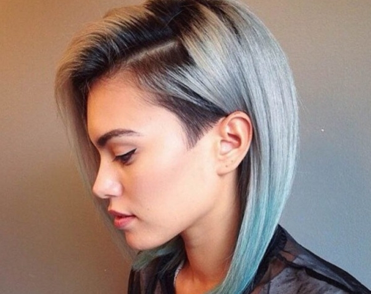 Coupe de cheveux pour cheveux mi-longs sans frange